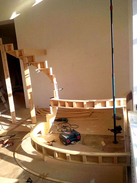 Изготовление железобетонной лестницы с забежными ступенями в деревне Минино, г.  Красноярск. Марш24.